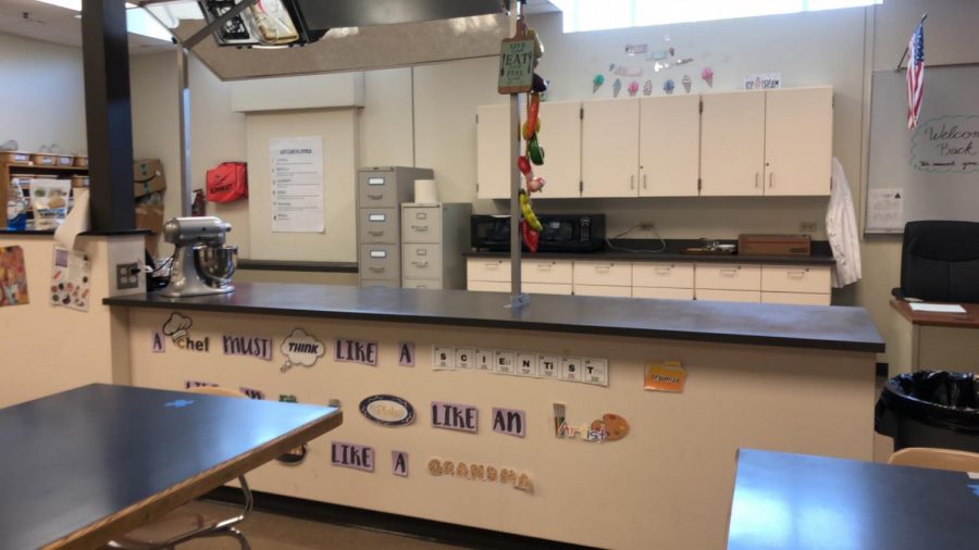 The countertops of the school kitchen remain empty, appliances unused as the new hybrid attendance schedule settles in. Students will once again begin making use of the kitchen in upcoming weeks to cook simple recipes like applesauce. 
