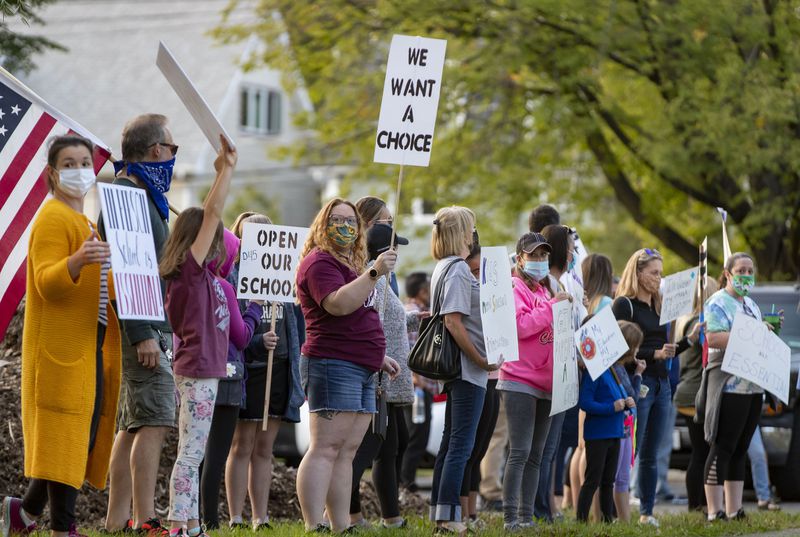 Chicago+parents+fight+to+reopen+schools+with+the+slogan+Kids+Lives+Matter.+-+Chicago+Tribune