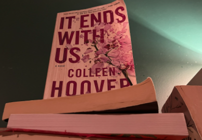 Just one of Colleen Hoover’s award winning books, “It Ends with Us” won the title for best romance novel in 2017. Hoover has just teased the award winning book which is currently in the process of being made into a movie directed by Justin Baldoni.