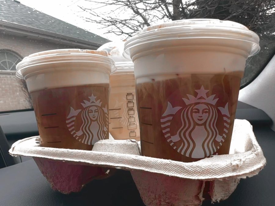With the Cinnamon Cream Cold Brew and Cinnamon Caramel Cream Nitro Cold Brew in the front, and the Cinnamon Dolce Latte  in the back these drinks get better with every sip and are definitely a drink to try. 
