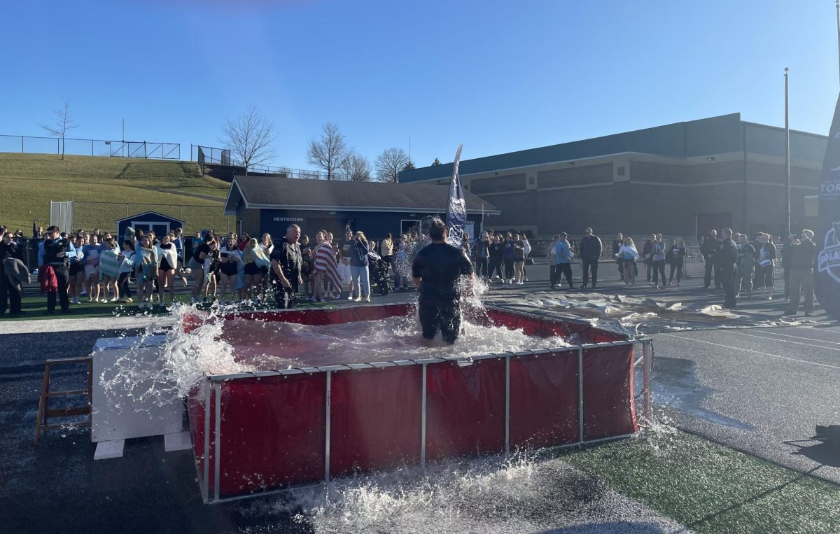 Lemont takes plunge for Special Olympics Illinois