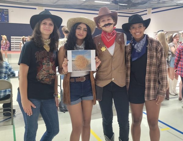 ‘Surfs up, yee-haw:’ Wild West vs. West Coast spirit day recap